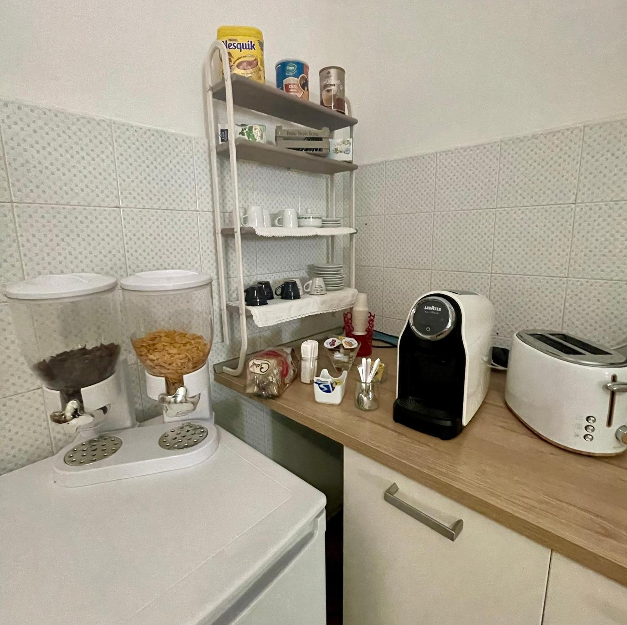 La Magnolia Bed & Breakfast Livorno Bagian luar foto